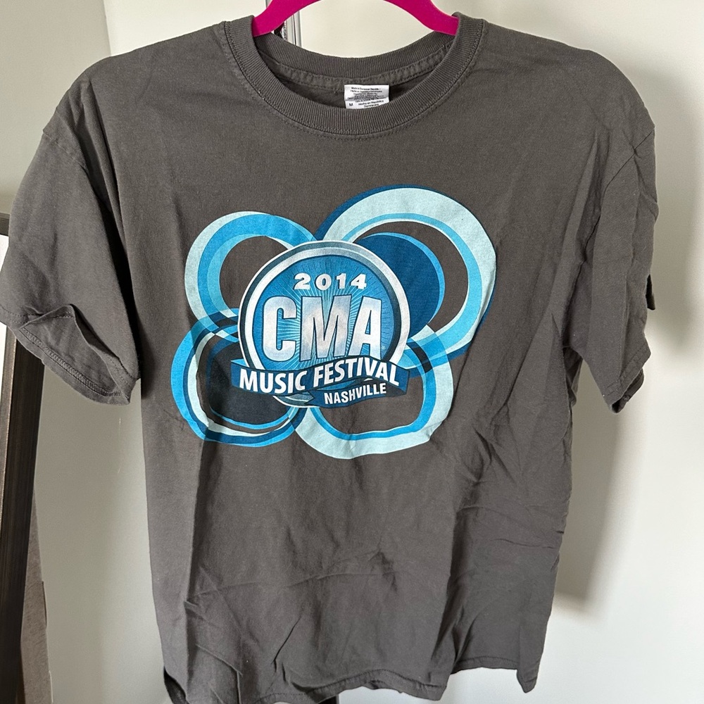 2014 CMA Music Festival Grey and Blue T-Shirt - Picture 1 of 3